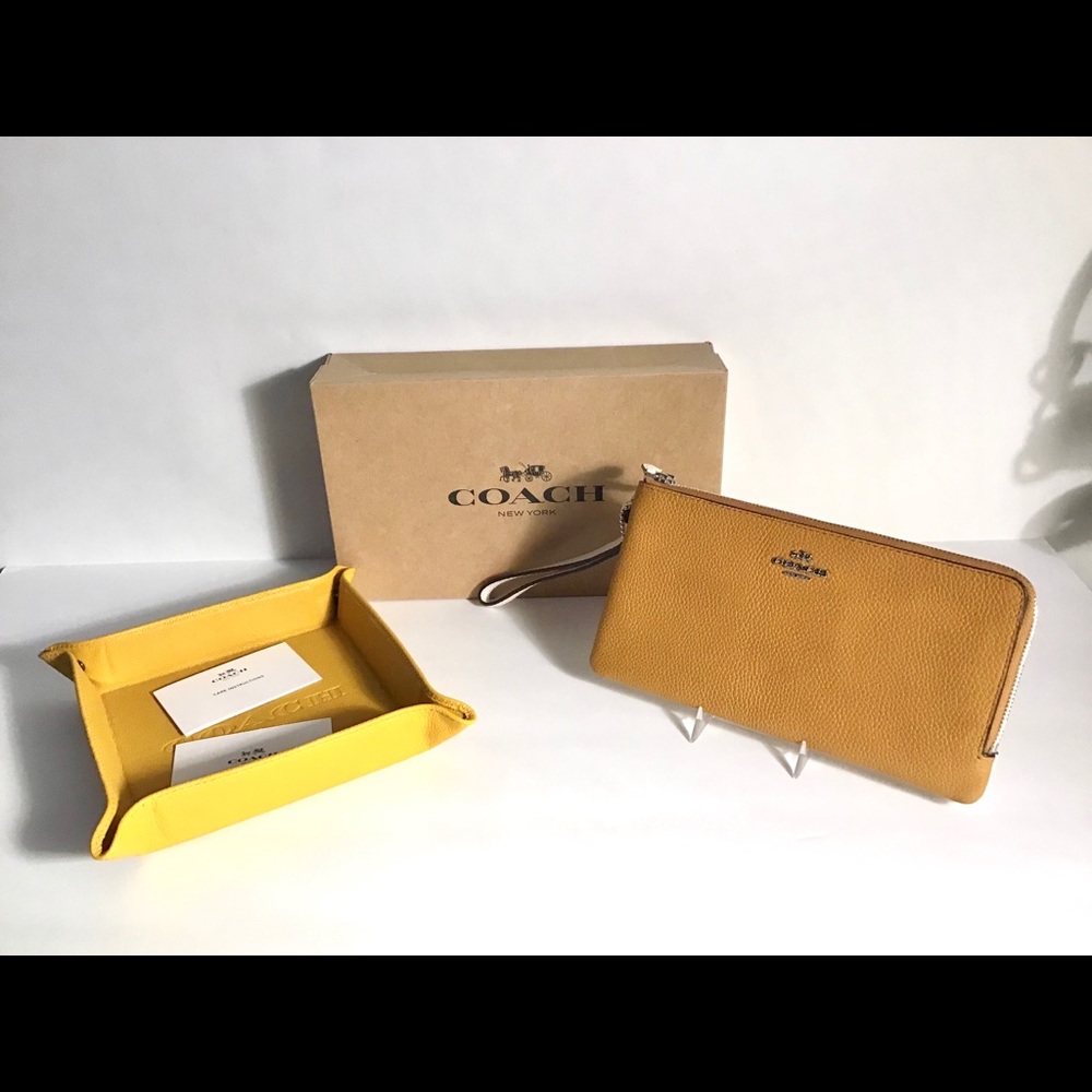 COACH Wallet/Wristlet with gift box
